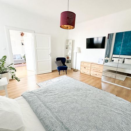 City Center Apartments Братислава Екстериор снимка